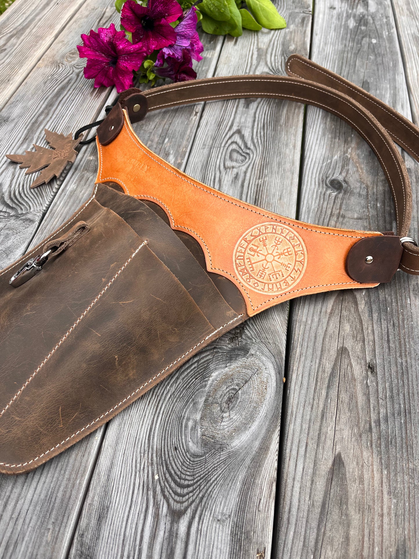 Cintura da giardino in pelle Vegvísir | Borsa portautensili per giardino e natura / Cintura portautensili
